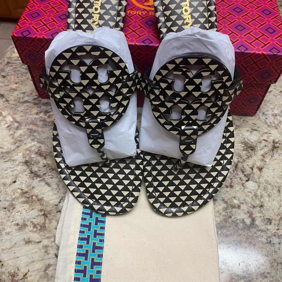 - ❌Sale price firm❌❌Brand new Tory Burch san… - Picture 3 of 3